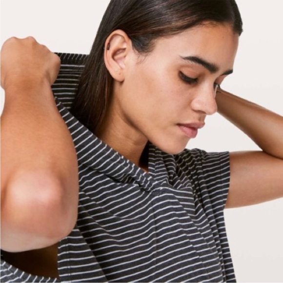 Lululemon Knot Gonna Fly Hoodie Striped Gray Tie Front Short Sleeve shirt 8 - Picture 6 of 12